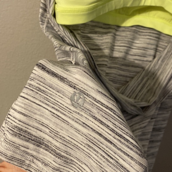 Lululemon Slay The Studio 2-In-1 Tank *Medium Support B/C Cup Size 8 - Picture 5 of 8